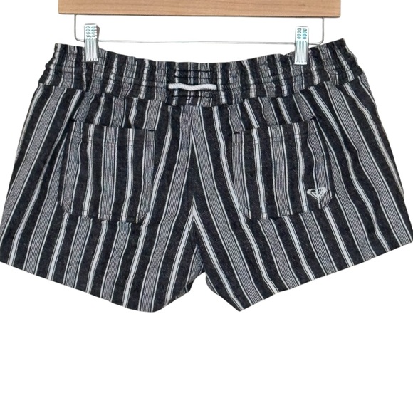 Roxy Beach Shorts. Striped Gray and White Excellent Condition! Pockets / XL. - Picture 2 of 7